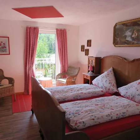 Pension Gestuet Morgenstern מלון האמלן